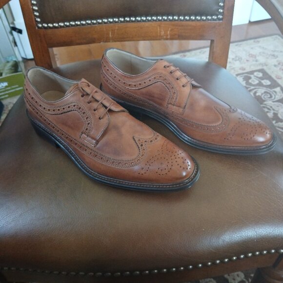 Gorgeous and sturdy mens leather oxfords. - Picture 5 of 6